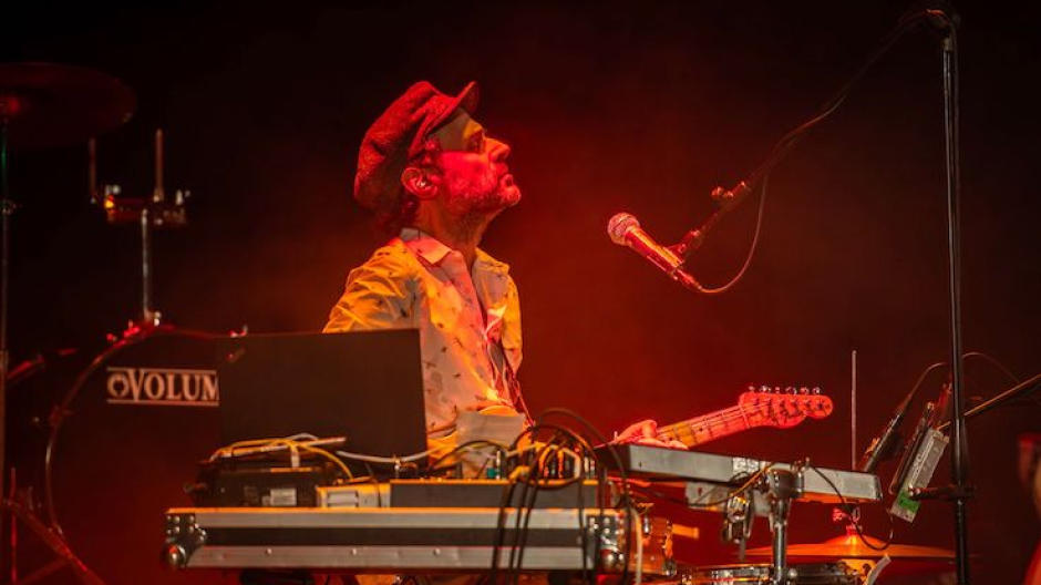 Teatro Rosmini: in scena Carlo Poddighe ,“One Man Band Show – Superego”