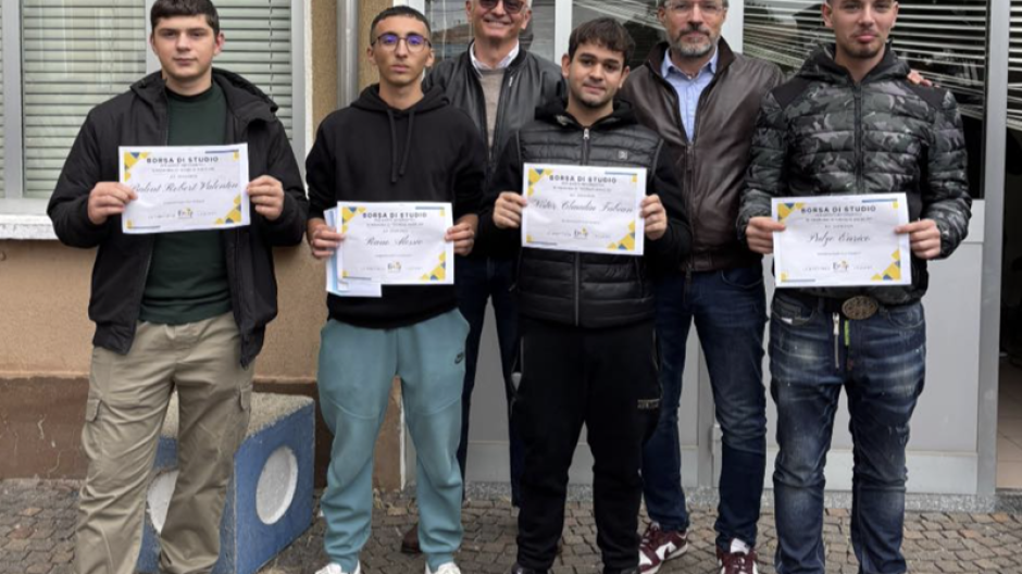 Enaip Borgomanero: consegnate le borse di studio in memoria del prof. Angelini